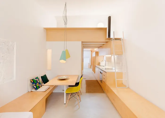 Forca Cerca De La Catedral Girona